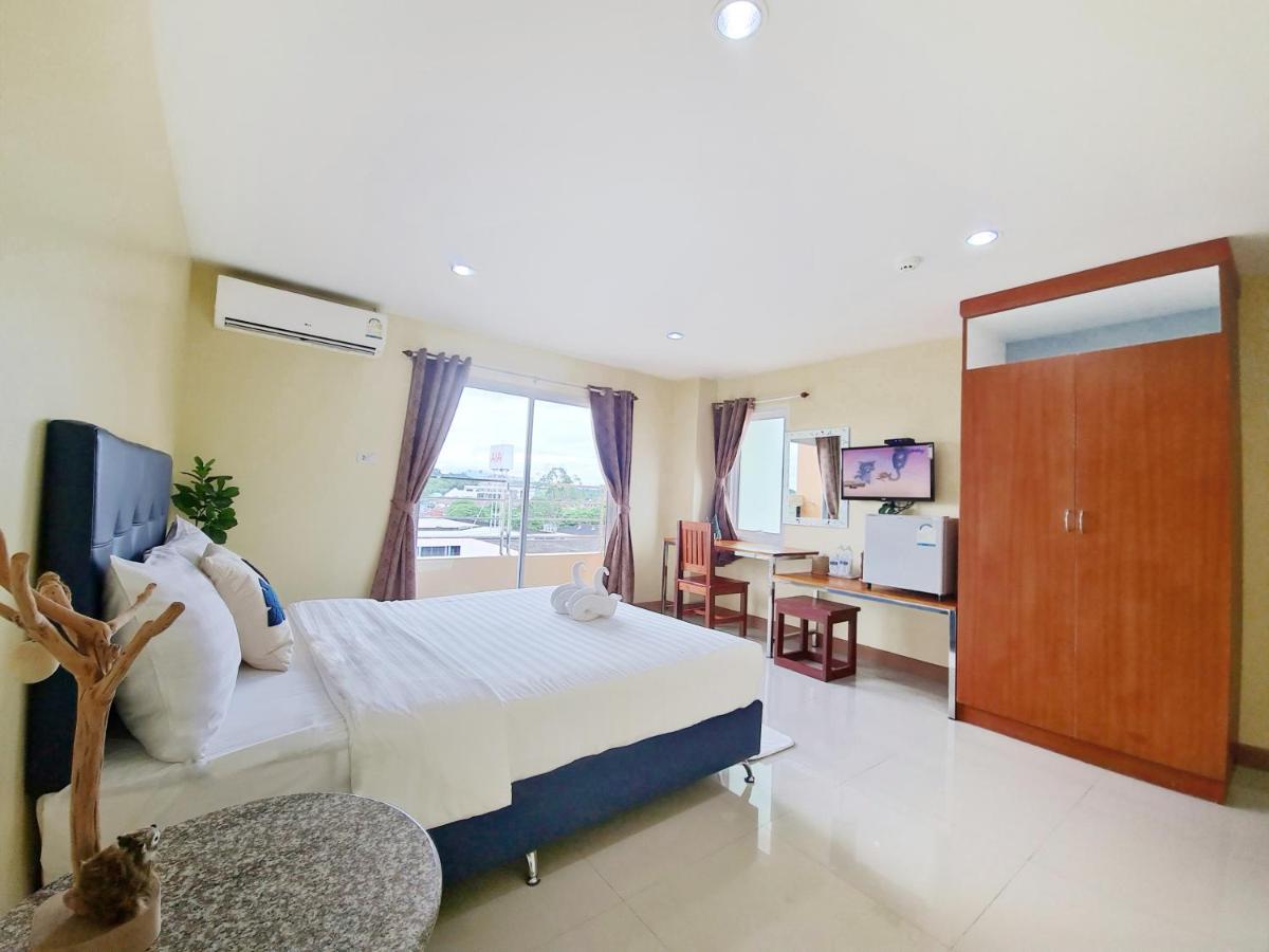 Jaroonsak Grand Hotel Trang Kültér fotó